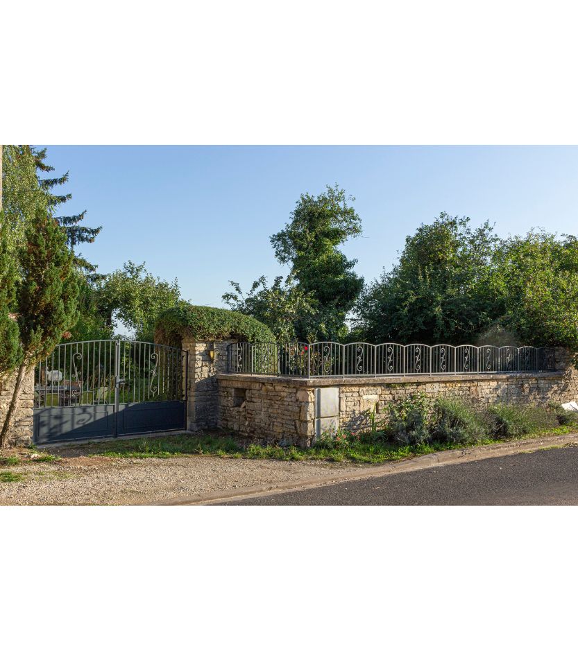 portail-et-grilles-de-muret-metal-fer-forge-peinture-grise-anthracite-lucas-tisserand-ferronnier-createur